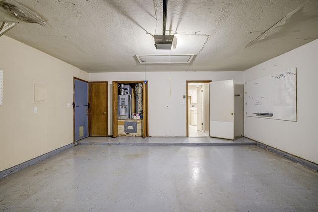 816 N Coopers Hawk Drive, Norman, OK 73072