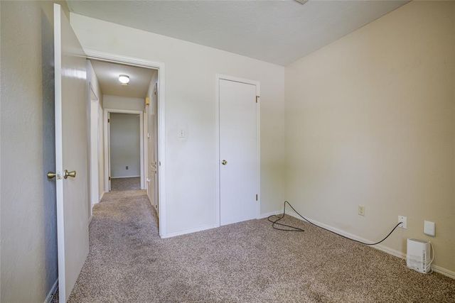 816 N Coopers Hawk Drive, Norman, OK 73072