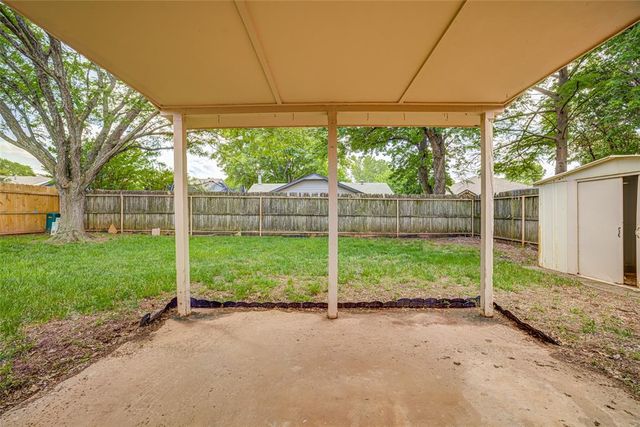 816 N Coopers Hawk Drive, Norman, OK 73072