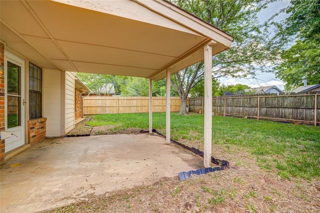 816 N Coopers Hawk Drive, Norman, OK 73072