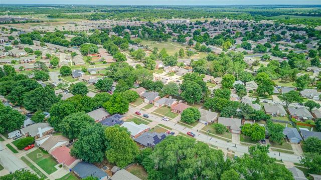 816 N Coopers Hawk Drive, Norman, OK 73072
