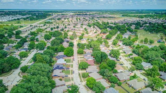 816 N Coopers Hawk Drive, Norman, OK 73072
