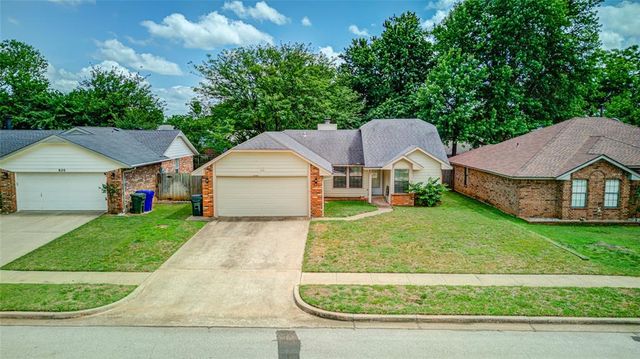 816 N Coopers Hawk Drive, Norman, OK 73072