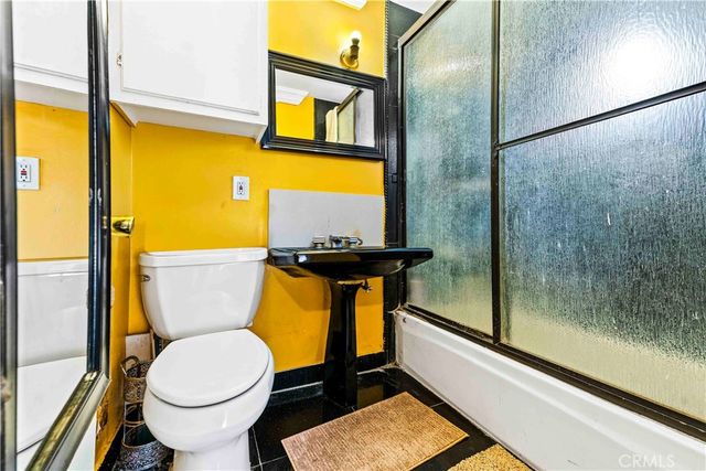 736 W 41st Place, Los Angeles, CA 90037