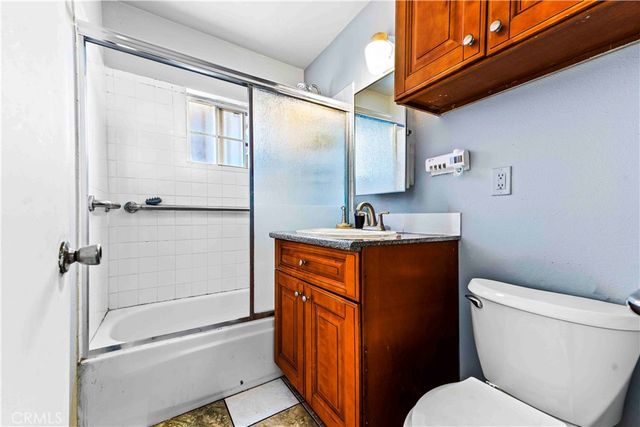 736 W 41st Place, Los Angeles, CA 90037