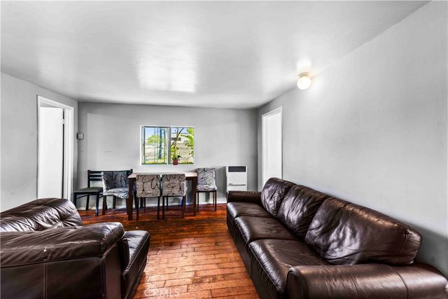 736 W 41st Place, Los Angeles, CA 90037
