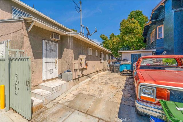 736 W 41st Place, Los Angeles, CA 90037
