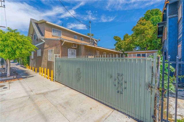 736 W 41st Place, Los Angeles, CA 90037