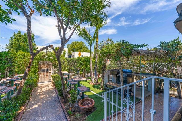 736 W 41st Place, Los Angeles, CA 90037