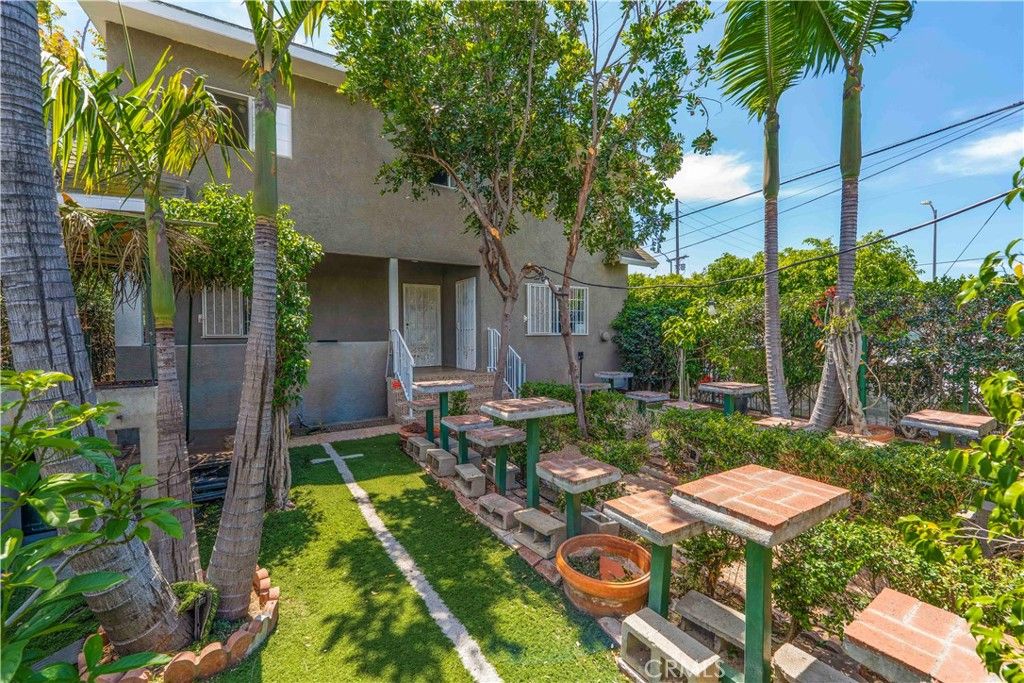 736 W 41st Place, Los Angeles, CA 90037