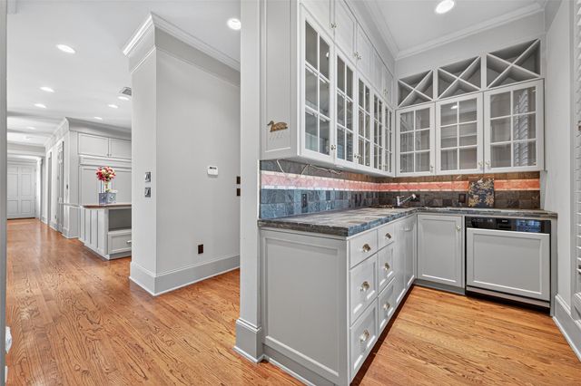 16703 Southern Oaks Drive, Houston, TX 77068