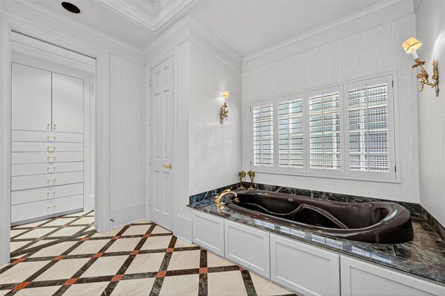 16703 Southern Oaks Drive, Houston, TX 77068