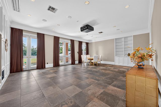 16703 Southern Oaks Drive, Houston, TX 77068