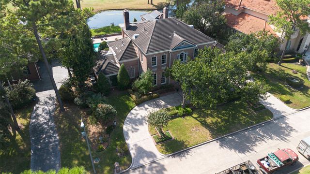 16703 Southern Oaks Drive, Houston, TX 77068