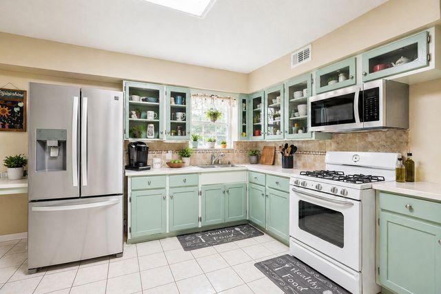 10382 Newcombe Drive, Dallas, TX 75228