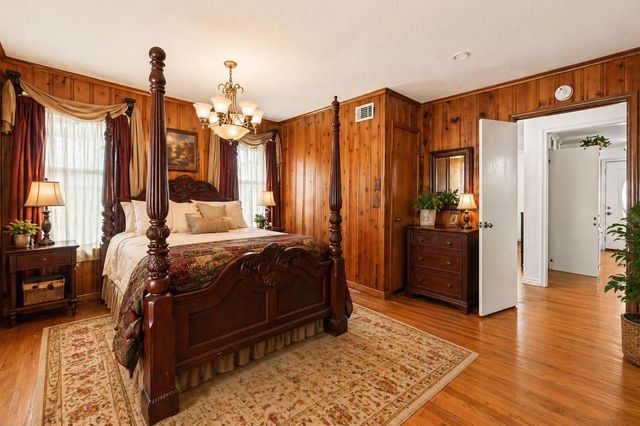 10382 Newcombe Drive, Dallas, TX 75228