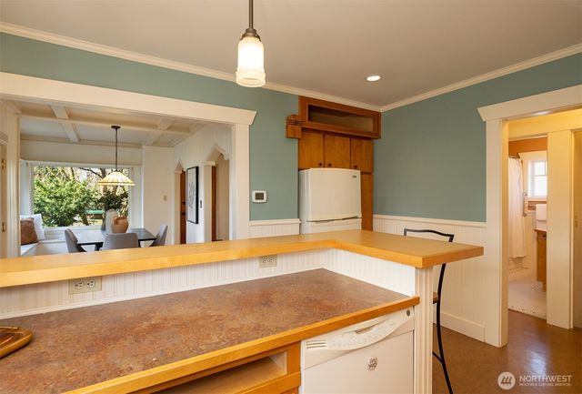 2332 45th Avenue SW, Seattle, WA 98116