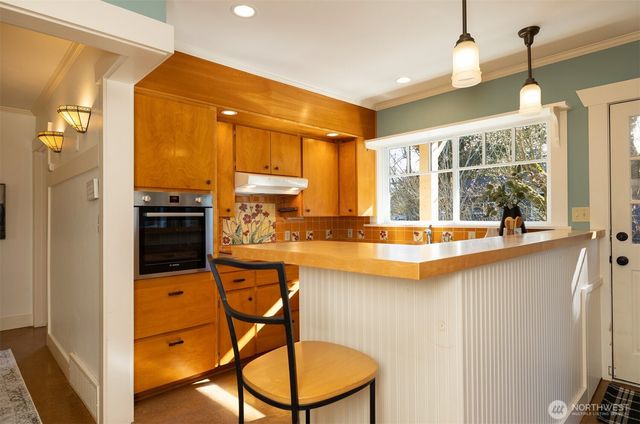 2332 45th Avenue SW, Seattle, WA 98116