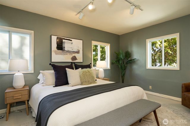 2332 45th Avenue SW, Seattle, WA 98116