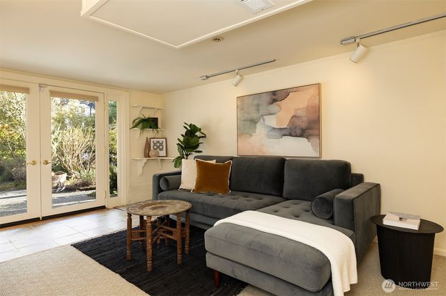 2332 45th Avenue SW, Seattle, WA 98116