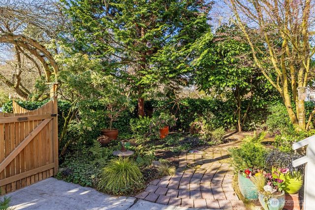 2332 45th Avenue SW, Seattle, WA 98116