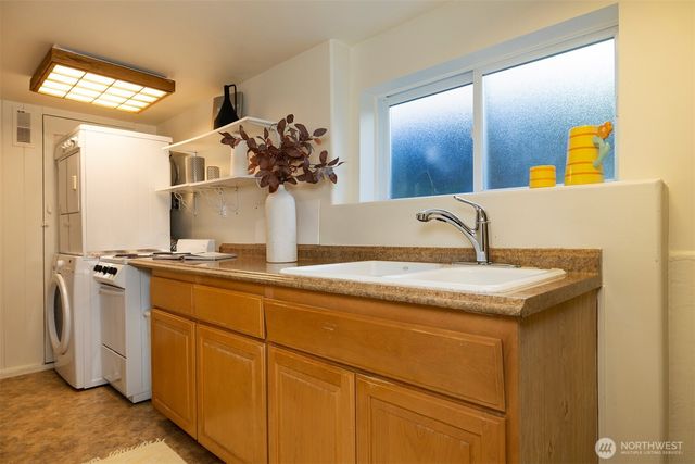 2332 45th Avenue SW, Seattle, WA 98116