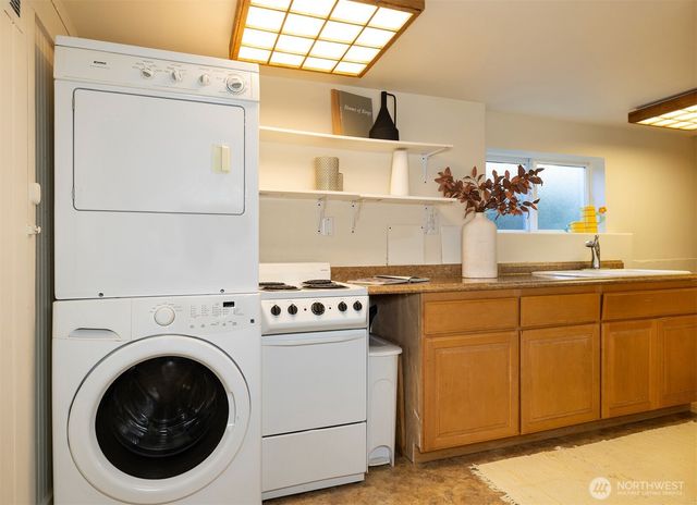 2332 45th Avenue SW, Seattle, WA 98116