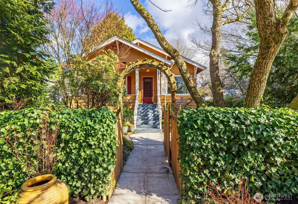 2332 45th Avenue SW, Seattle, WA 98116