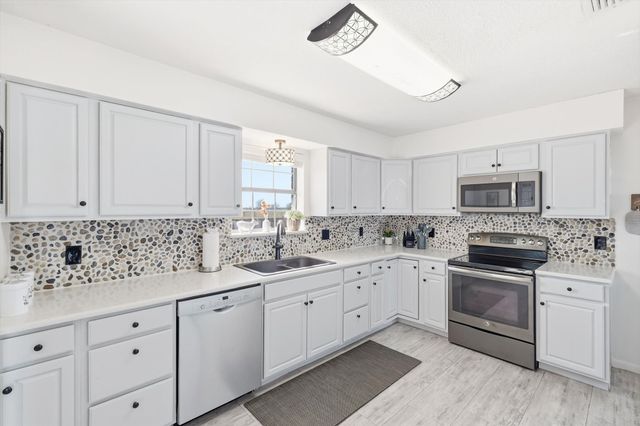 3873 Lois Road E, Sanger, TX 76266