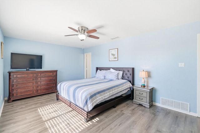 3873 Lois Road E, Sanger, TX 76266