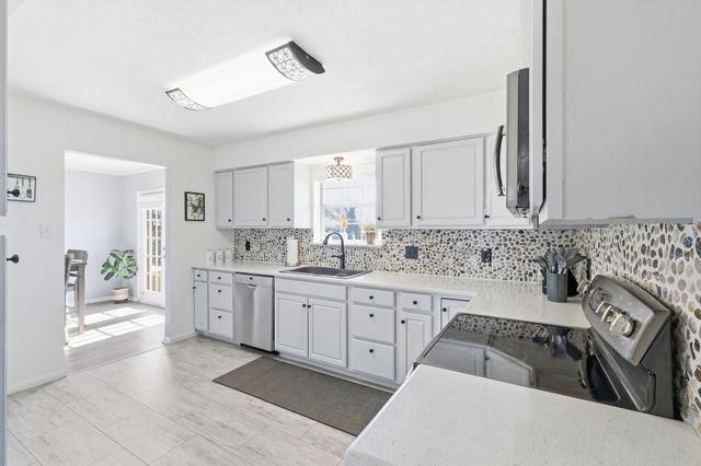 3873 Lois Road E, Sanger, TX 76266