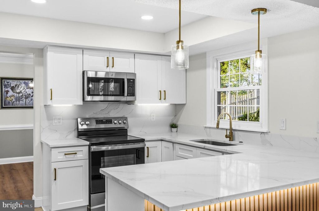 Image 10 of property listing at 1425 GROUSE CT, Frederick, MD 21703