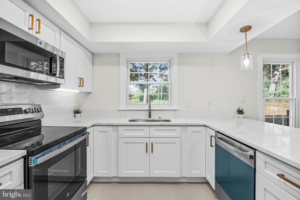 Image 11 of property listing at 1425 GROUSE CT, Frederick, MD 21703