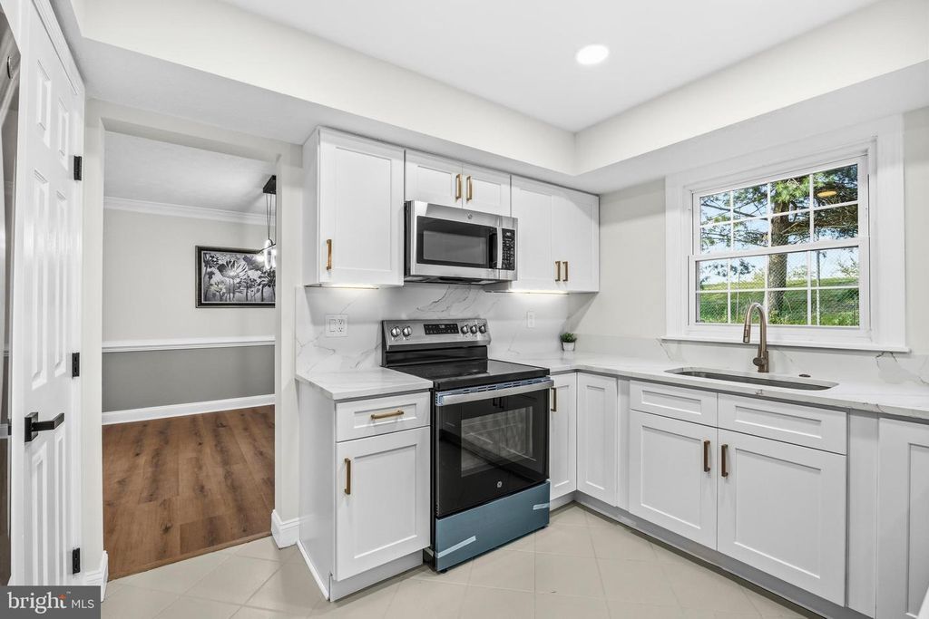 Image 16 of property listing at 1425 GROUSE CT, Frederick, MD 21703