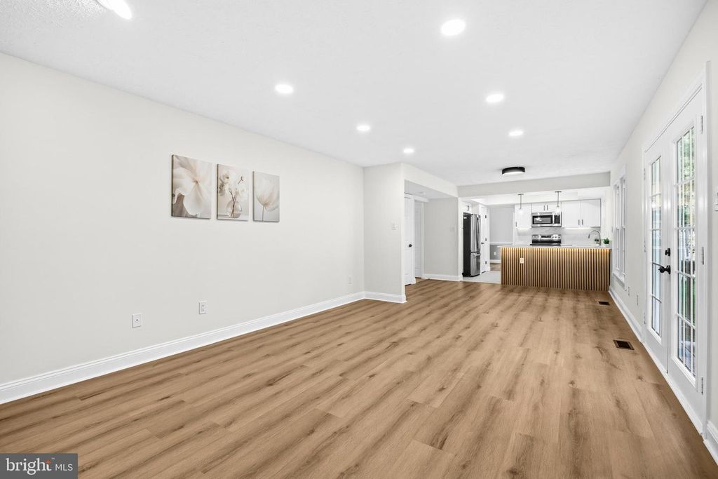Image 19 of property listing at 1425 GROUSE CT, Frederick, MD 21703