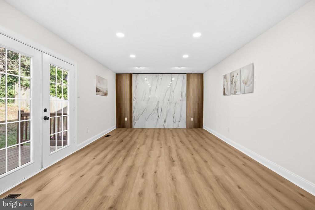 Image 20 of property listing at 1425 GROUSE CT, Frederick, MD 21703