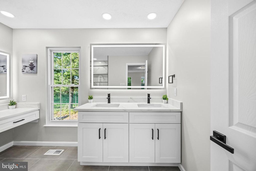 Image 40 of property listing at 1425 GROUSE CT, Frederick, MD 21703