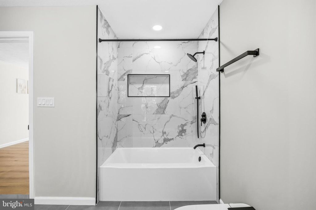 Image 42 of property listing at 1425 GROUSE CT, Frederick, MD 21703
