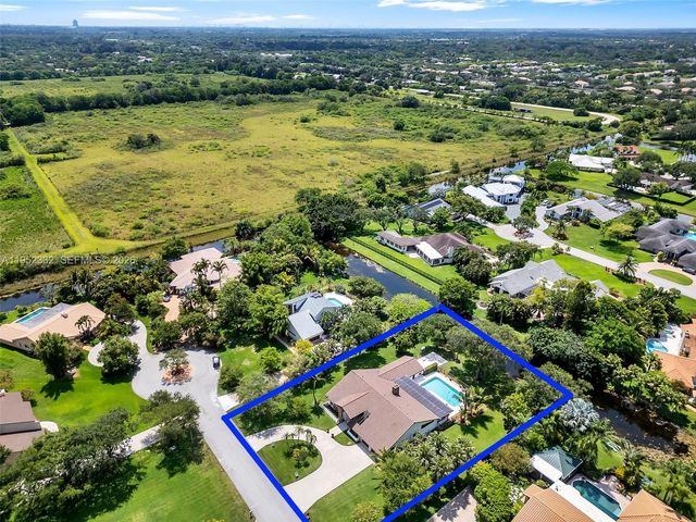 11850 Oak Leaf Dr., Davie, FL 33330