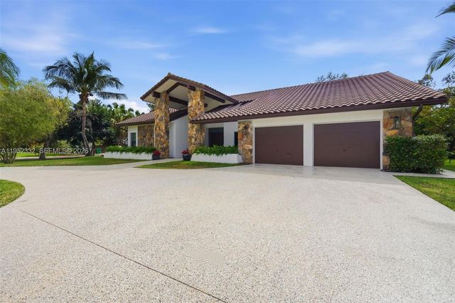 11850 Oak Leaf Dr., Davie, FL 33330