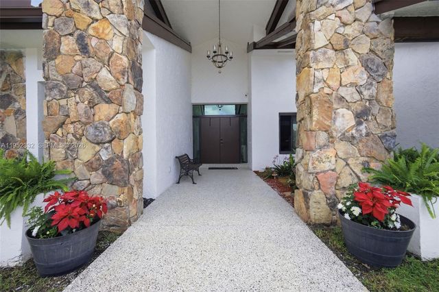 11850 Oak Leaf Dr., Davie, FL 33330