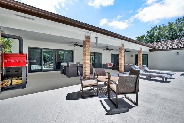 11850 Oak Leaf Dr., Davie, FL 33330