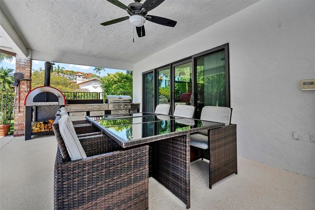 11850 Oak Leaf Dr., Davie, FL 33330