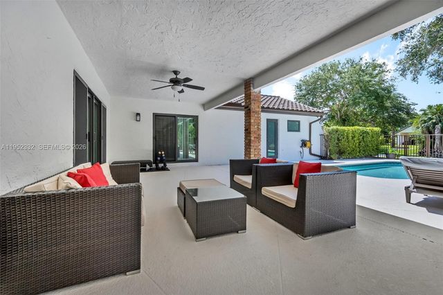 11850 Oak Leaf Dr., Davie, FL 33330