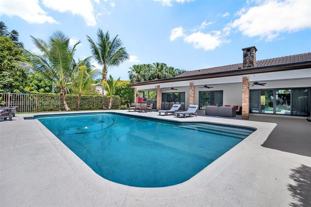 11850 Oak Leaf Dr., Davie, FL 33330