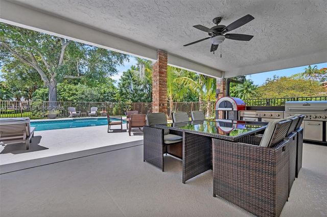 11850 Oak Leaf Dr., Davie, FL 33330