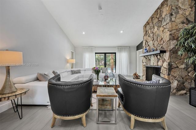 11850 Oak Leaf Dr., Davie, FL 33330