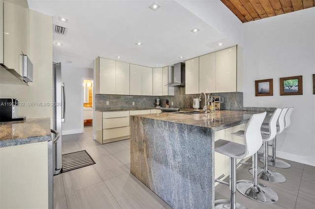 11850 Oak Leaf Dr., Davie, FL 33330