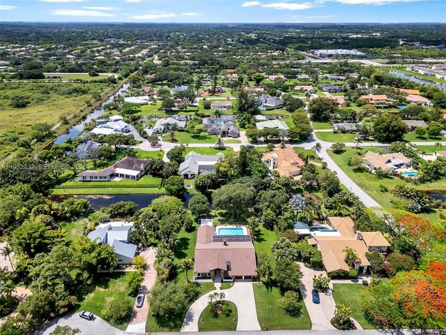 11850 Oak Leaf Dr., Davie, FL 33330