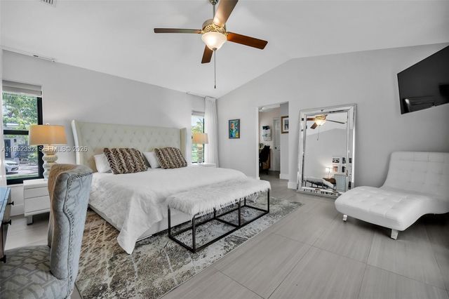 11850 Oak Leaf Dr., Davie, FL 33330